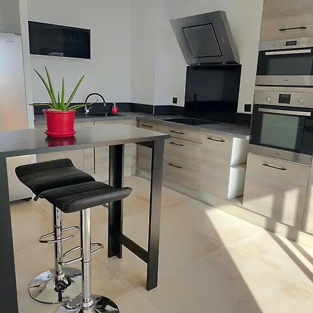 T3 Proche Arenes - Parking Gratuit Appartement *